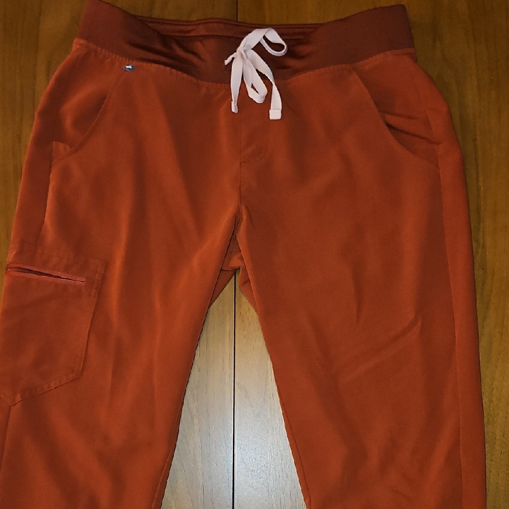 FIGS: Technical Collection - Picture 5 of 7